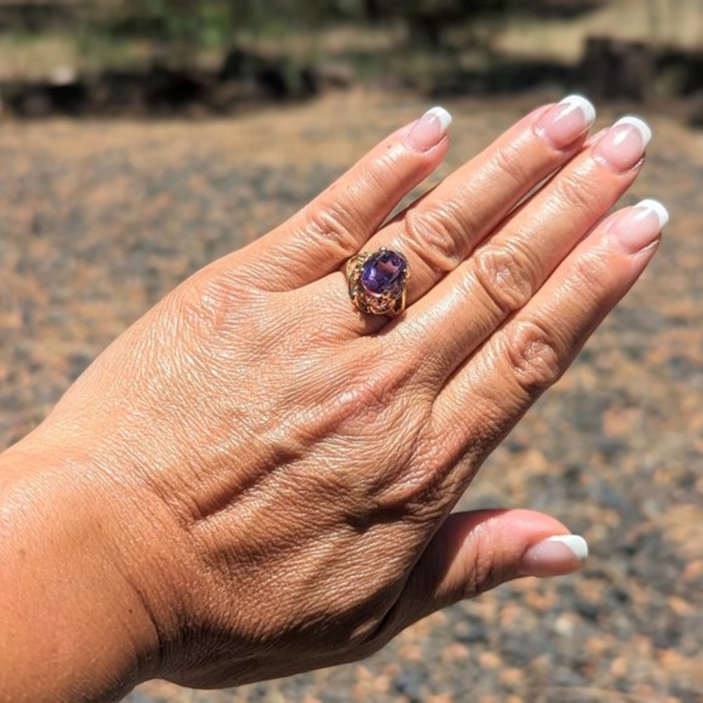 Vintage Amethyst Stone 14k Gold Women's Ring Retro Brutalist Style size 6.5 ***